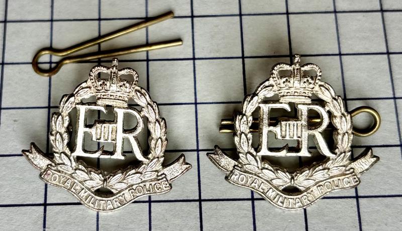 Sliver Wash Royal Military Police (RMP) Officer Pattern Collar Badge Pair Gaunt