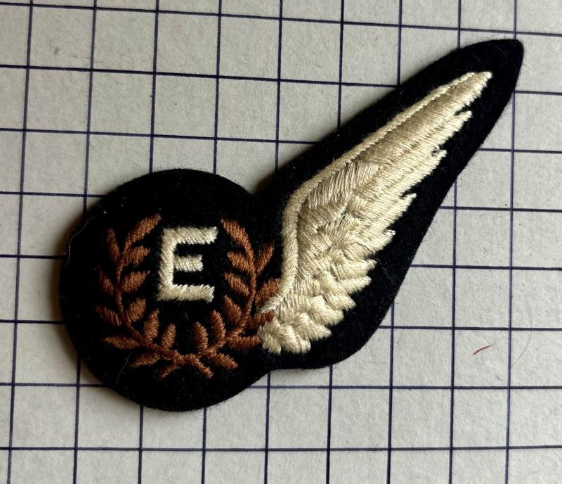 Cold War Era Royal Air Force (RAF) Brevet 'E' (Engineer) Half-Wing Padded Embroidered Air Force Aircrew Branch Badge