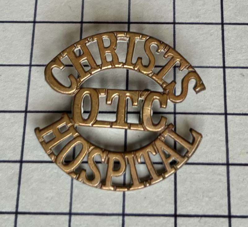 c1908-40 Christ's Hospital Horsham Sussex Officer Training Corps Shoulder Title Small Brass Metal Badge