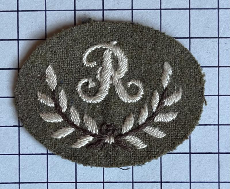 cWW2 Royal Artillery (RA) and Machine Gun Units 1st Class Range Taker & Finder Cloth Sleeve Arm Trade Proficiency Badge