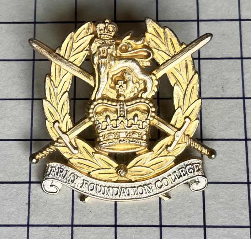 Army Foundation College Harrogate Yorkshire Cap Badge