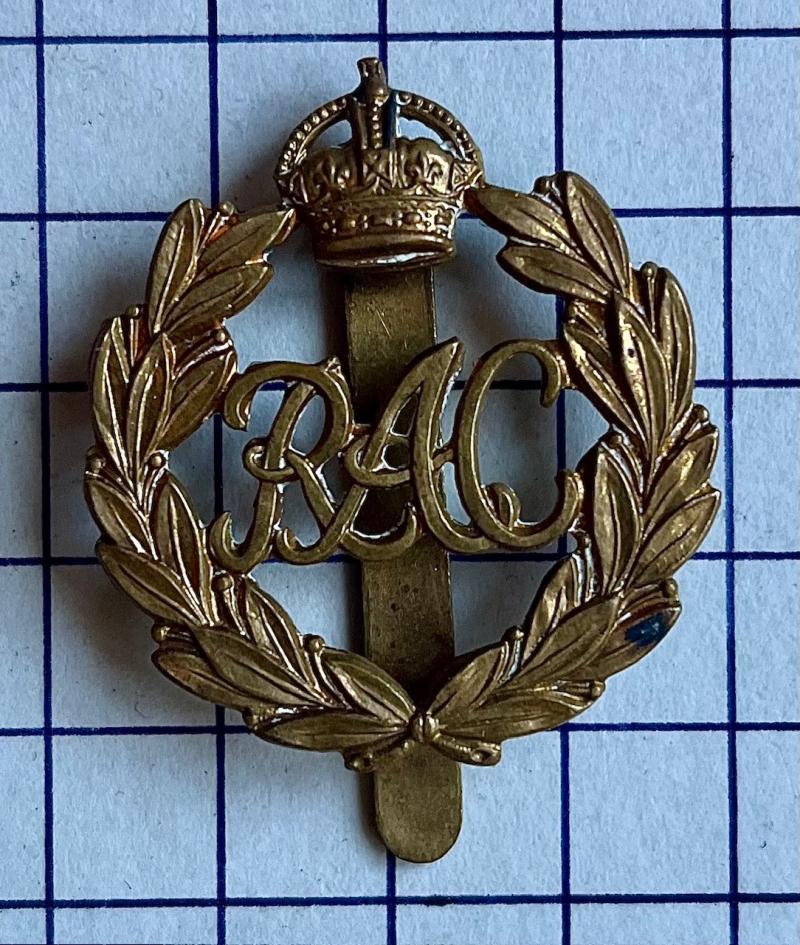 c1939-41 Royal Armoured Corps (RAC) 1st Pattern Other Ranks Brass Cap Badge