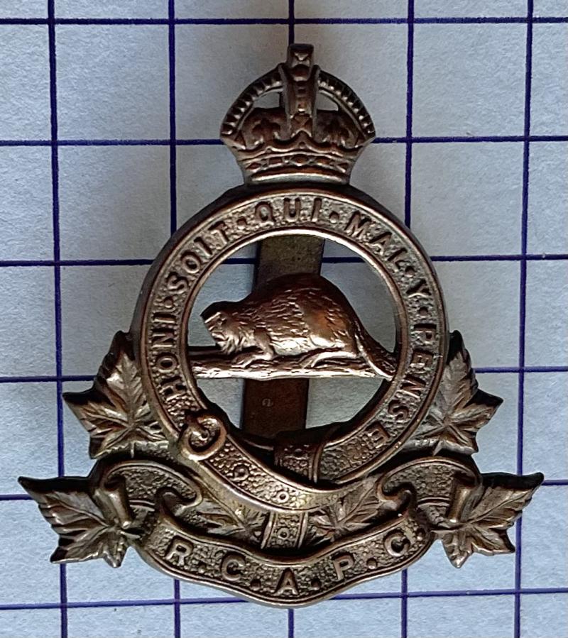 WW2 Rare Slider Variant Royal Canadian Army Pay Corps Cap Badge c1920-52