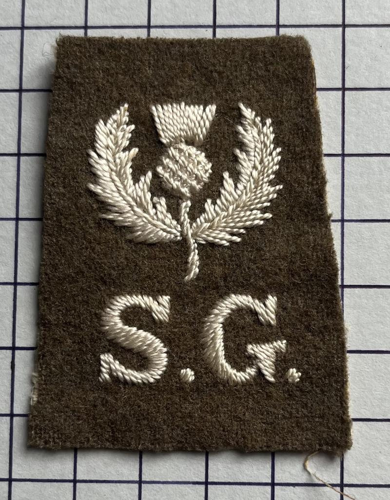 cWW1 Scots Guards Cloth Shoulder Title Badge